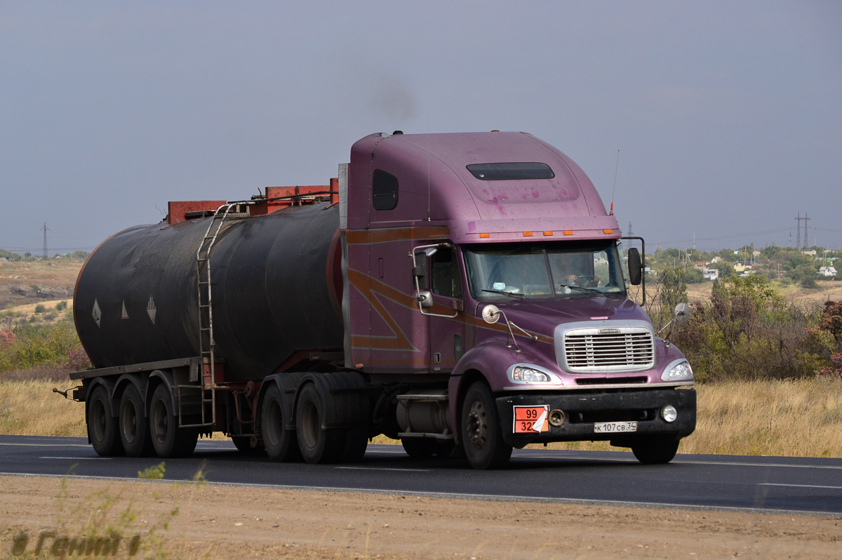 Калмыкия, № К 107 СВ 34 — Freightliner Columbia