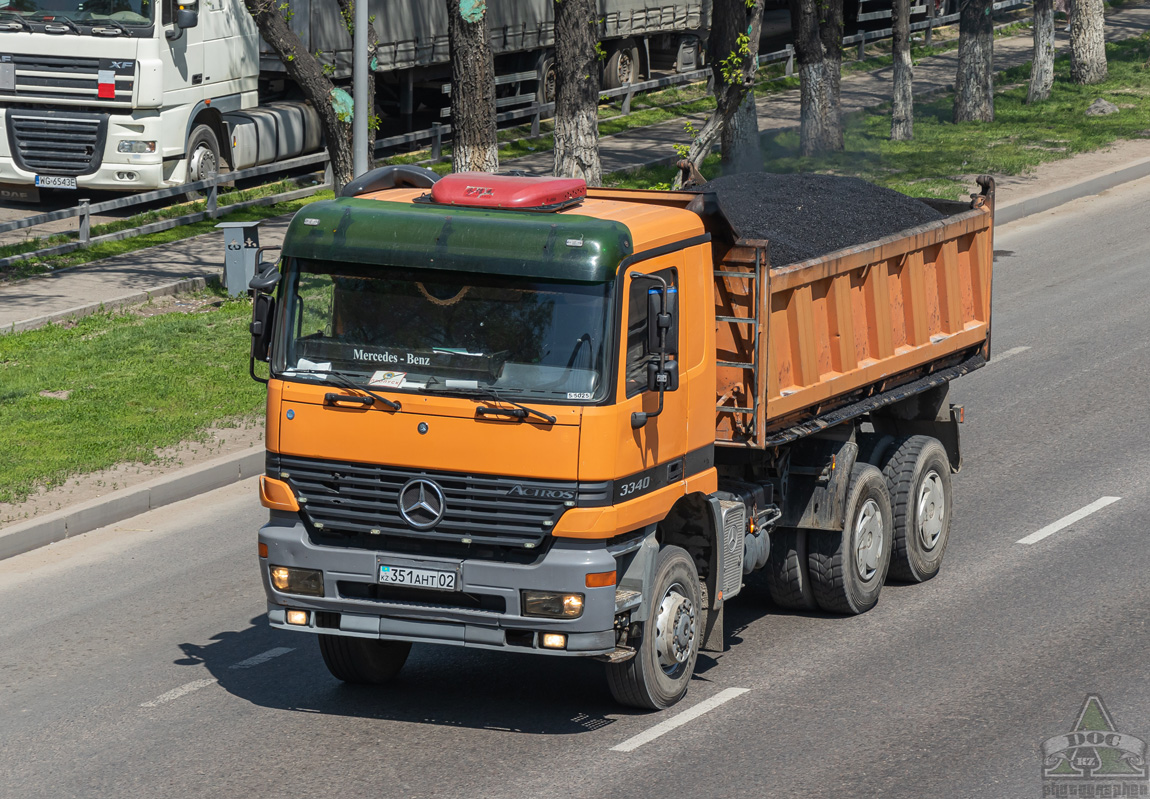 Алматы, № 351 AHT 02 — Mercedes-Benz Actros ('1997) 3340