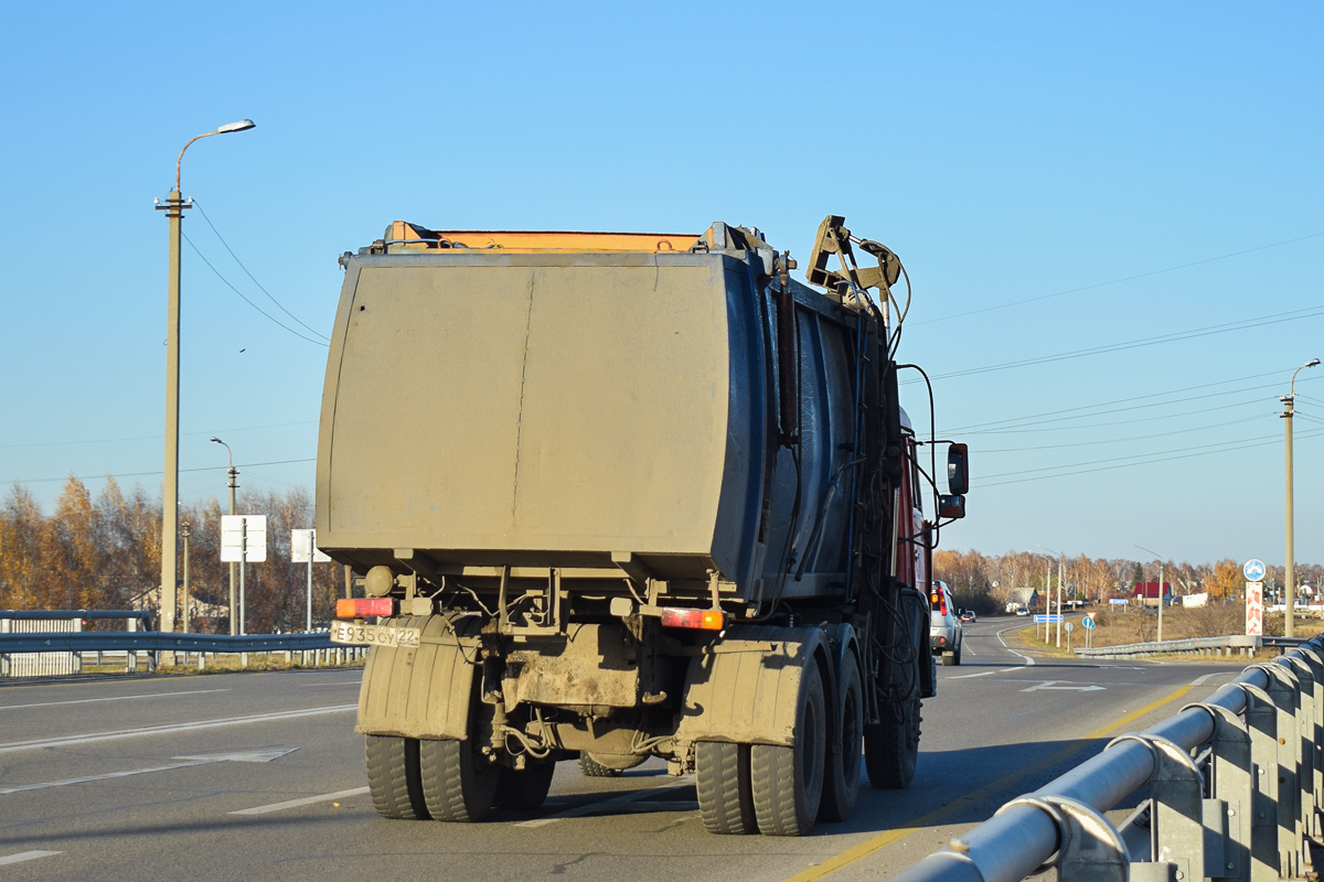 Алтайский край, № Е 935 СУ 22 — КамАЗ-53215-15 [53215R]