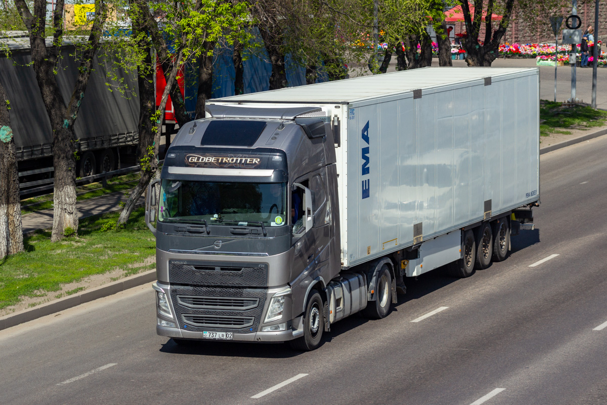 Алматы, № 737 LR 02 — Volvo ('2012) FH.460