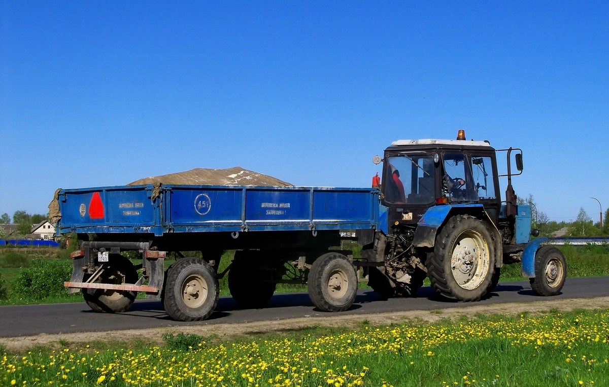 Могилёвская область, № ТА 2438 — Беларус-82.1; Могилёвская область, № IВ-6 2733 — 2ПТС-4 (общая модель)