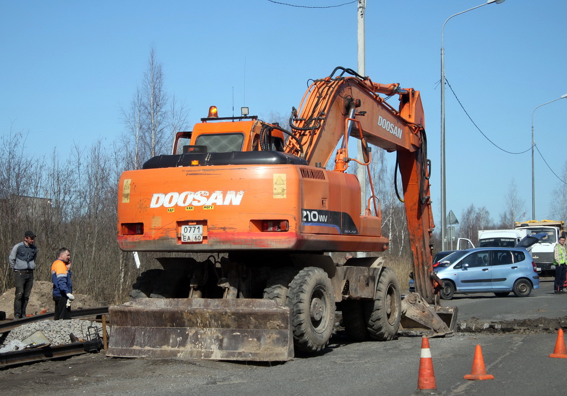 Псковская область, № 0771 ЕА 60 — Doosan DX210W