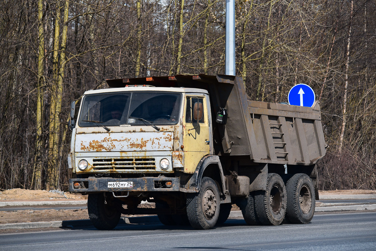 Архангельская область, № М 692 МУ 29 — КамАЗ-65115 (общая модель)