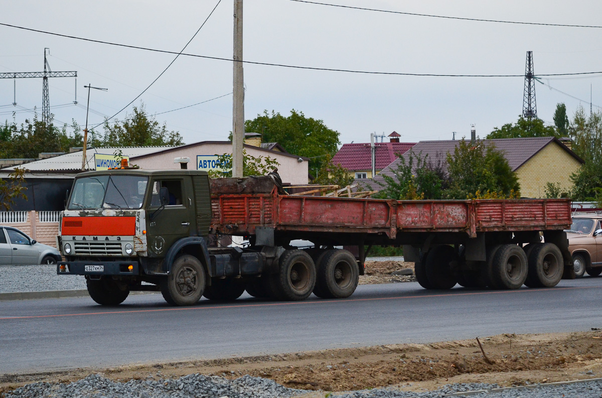 Волгоградская область, № Е 327 КМ 34 — КамАЗ-5410