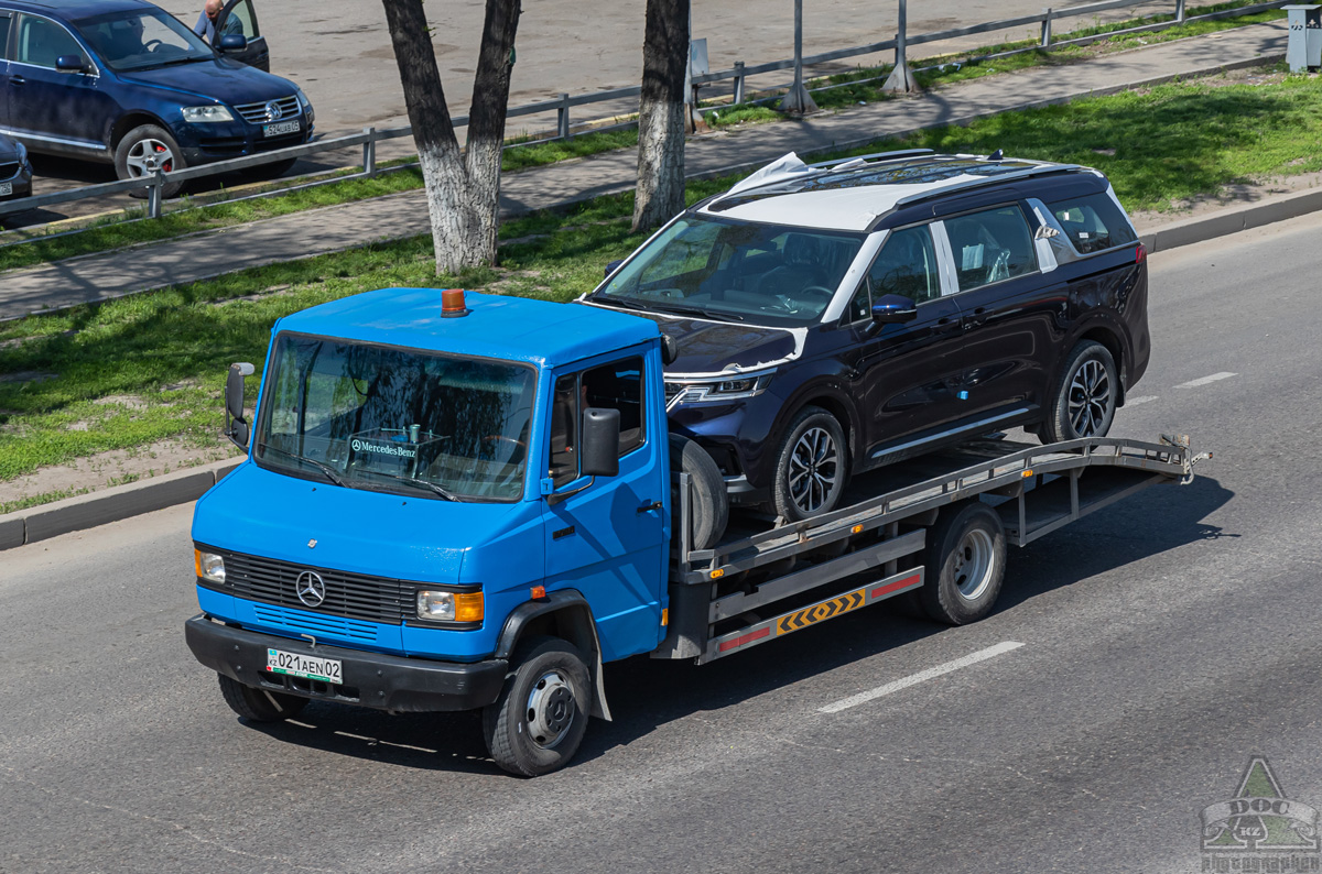 Алматы, № 021 AEN 02 — Mercedes-Benz T2 ('1986)