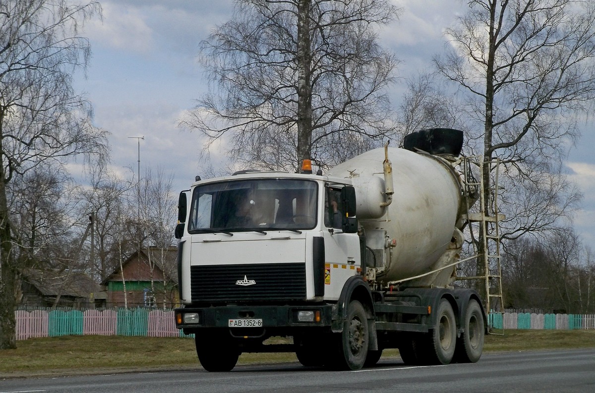 Могилёвская область, № АВ 1352-6 — МАЗ-6303 (общая модель)