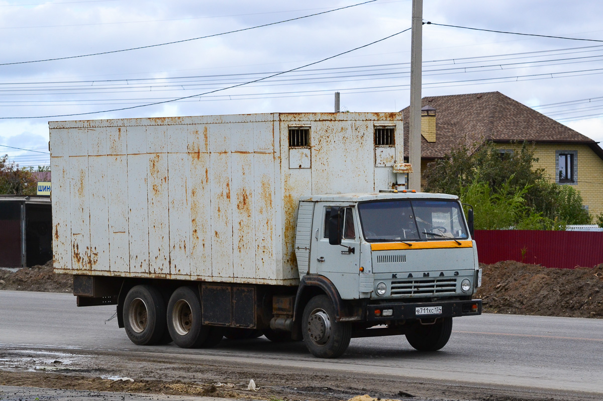 Волгоградская область, № В 711 ХС 134 — КамАЗ-53212