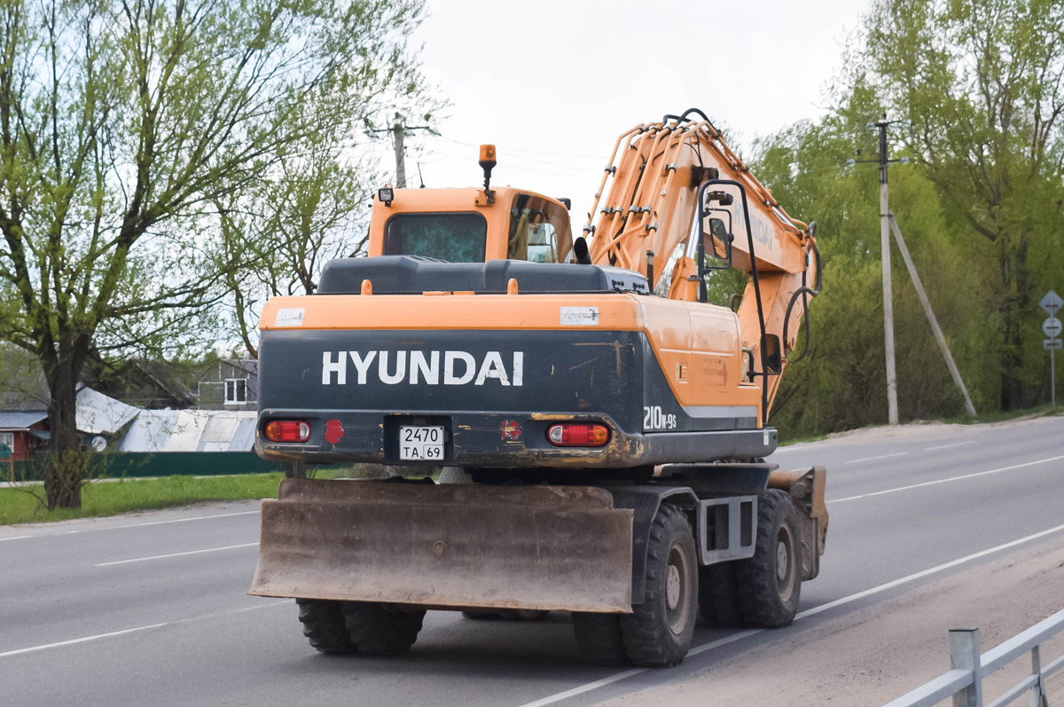 Тверская область, № 2470 ТА 69 — Hyundai R210W-9S