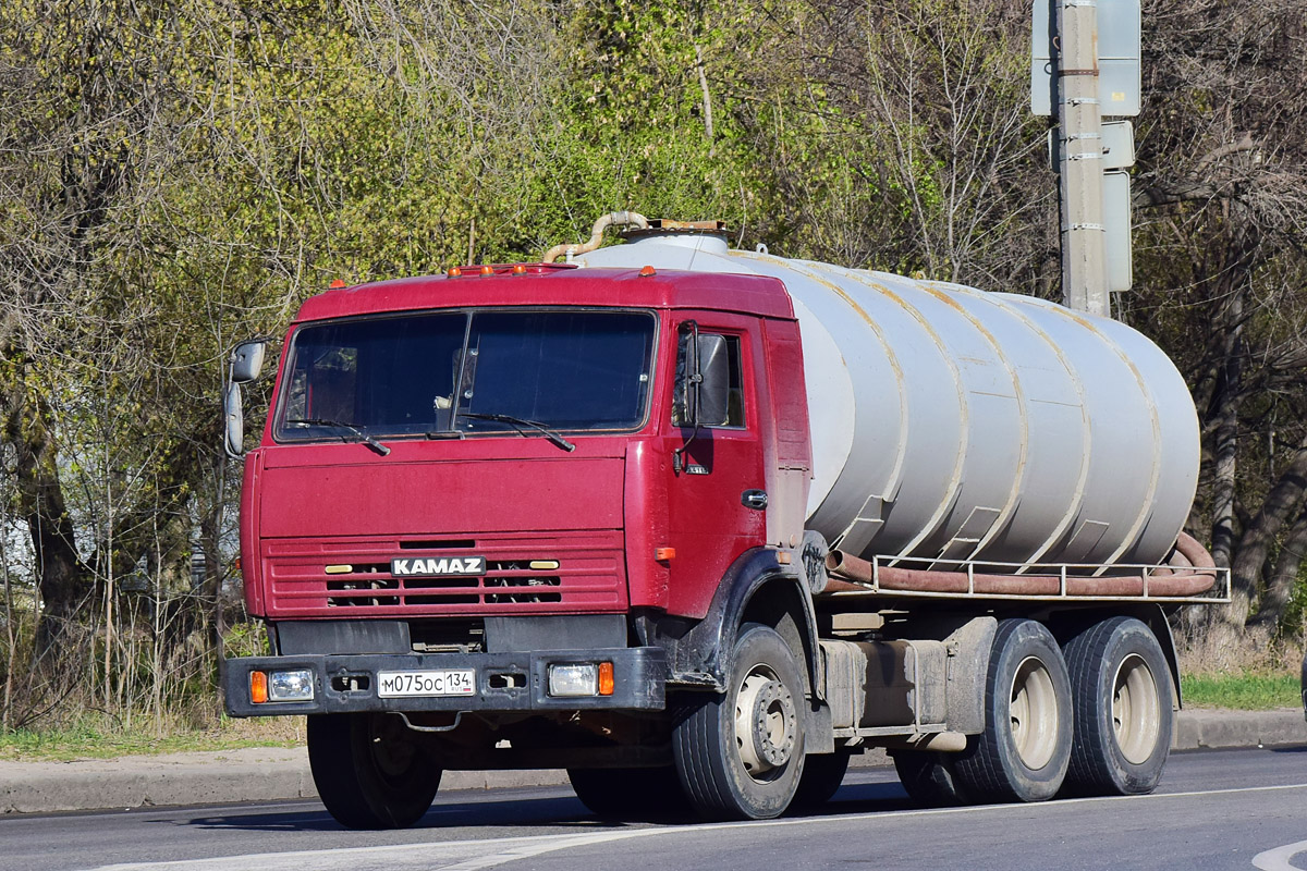 Волгоградская область, № М 075 ОС 134 — КамАЗ-54115-15 [54115R]