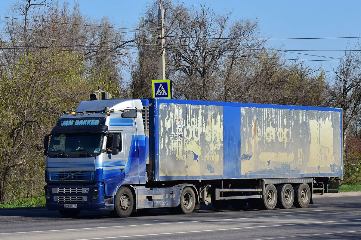 Астраханская область, № Н 500 НМ 30 — Volvo ('2002) FH12.460