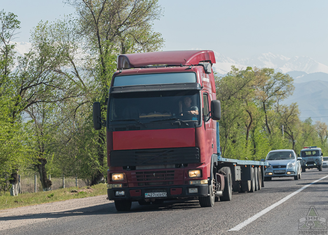 Алматинская область, № 427 DEB 05 — Volvo ('1993) FH-Series