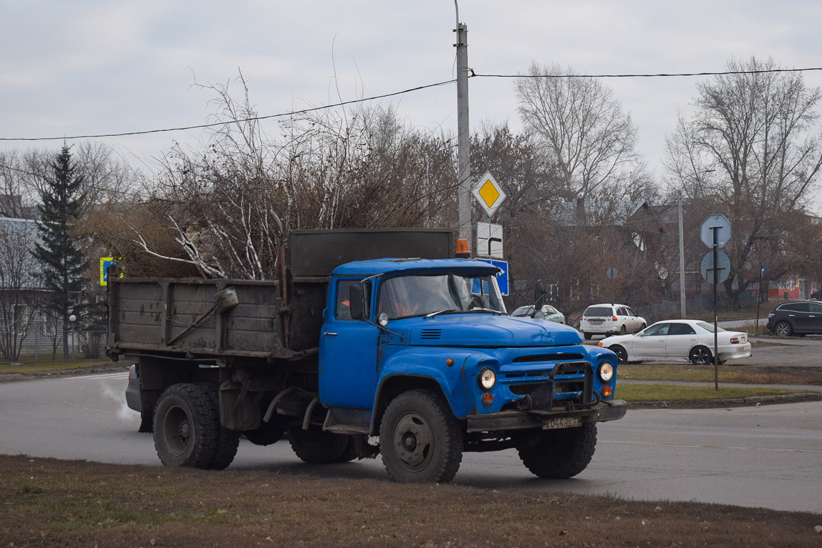 Алтайский край, № Х 044 НЕ 22 — ЗИЛ-495710