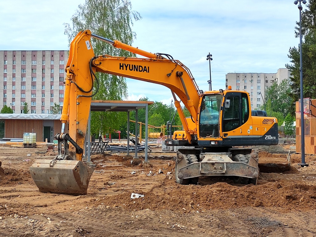 Тверская область, № 2470 ТА 69 — Hyundai R210W-9S