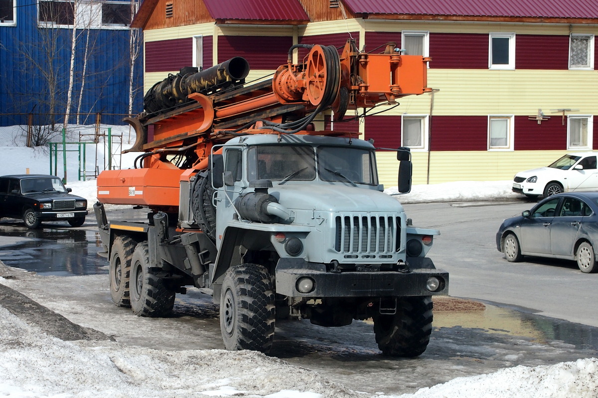 Ханты-Мансийский автоном.округ, № Е 397 ТХ 186 — Урал-4320-40