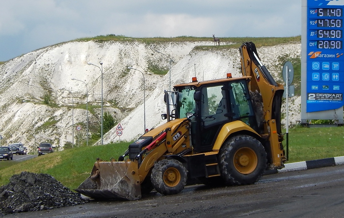 Белгородская область, № 8037 ЕХ 31 — Caterpillar 428