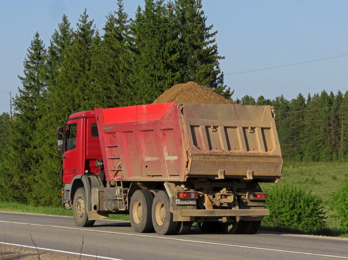 Кировская область, № В 900 МА 43 — Mercedes-Benz Actros ('2003) 3332