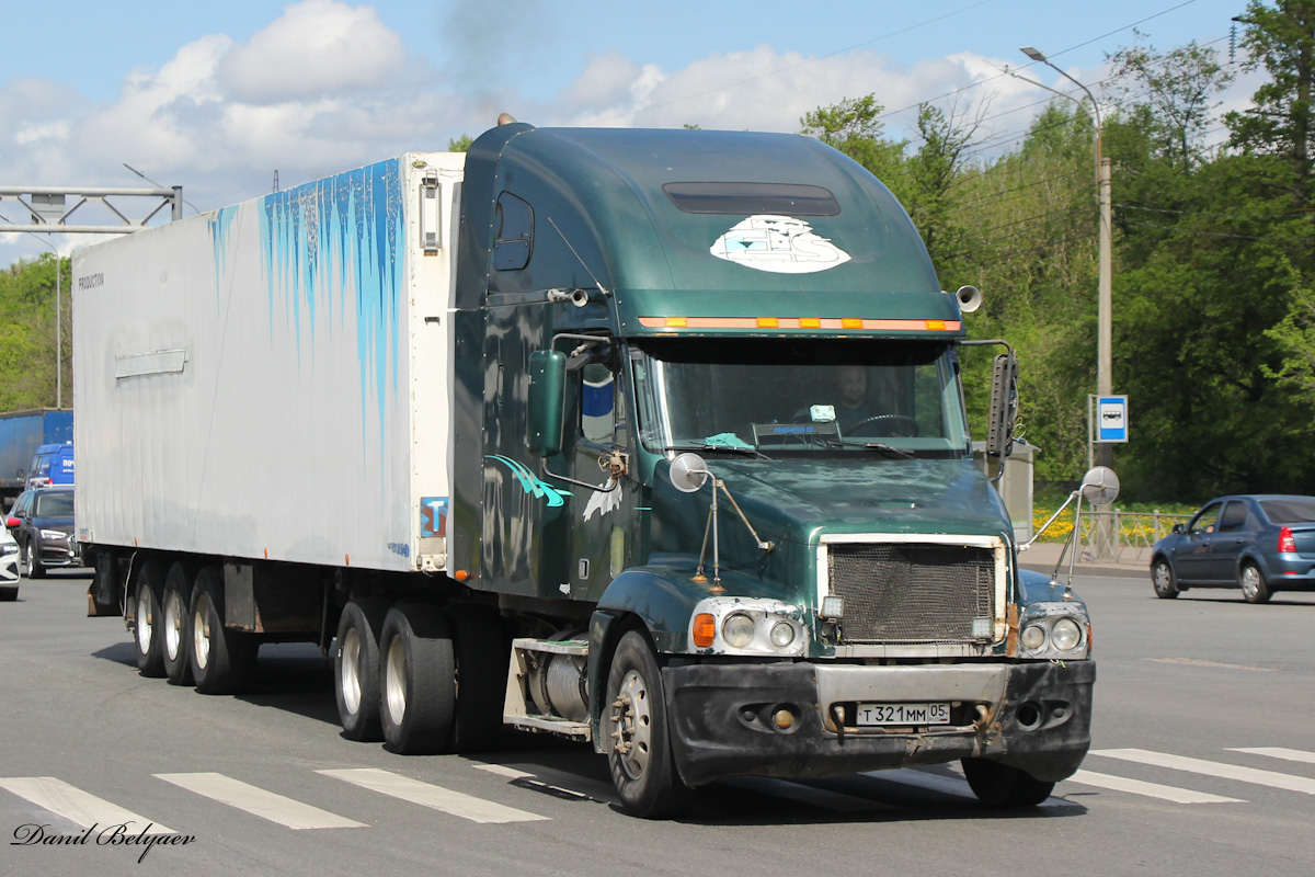 Дагестан, № Т 321 ММ 05 — Freightliner Century Class