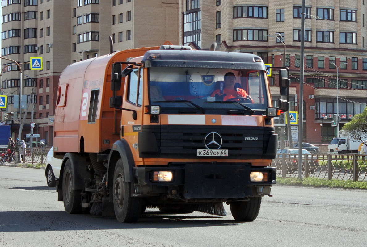 Псковская область, № К 369 ОУ 60 — Mercedes-Benz SK (общ. мод.)