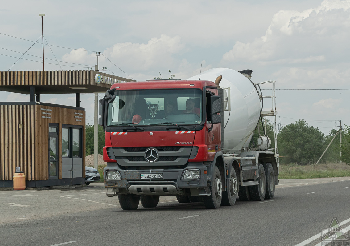 Алматы, № 382 CK 02 — Mercedes-Benz Actros '09 4141 [Z9M]