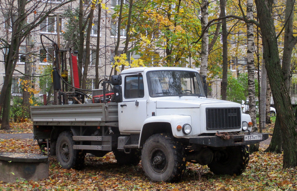 Санкт-Петербург, № Р 337 НТ 198 — ГАЗ-3308 «Садко»