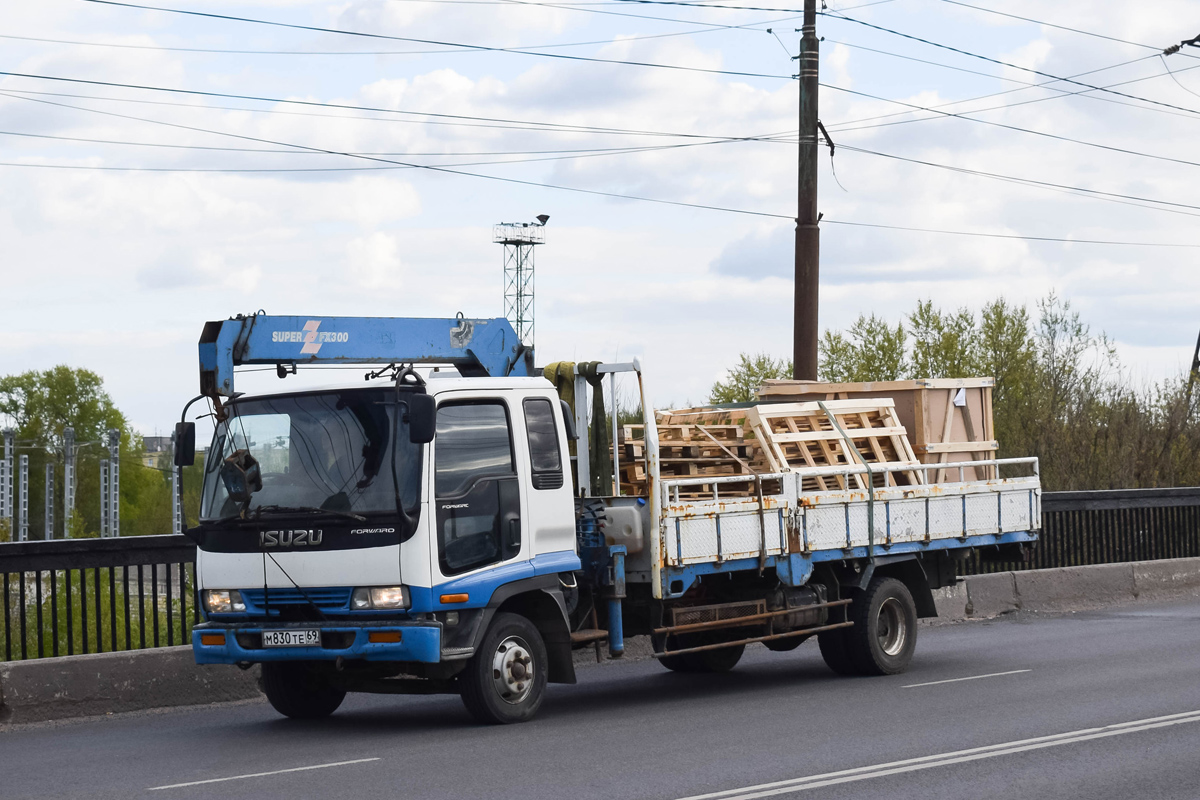 Тверская область, № М 830 ТЕ 69 — Isuzu Forward (общая модель)