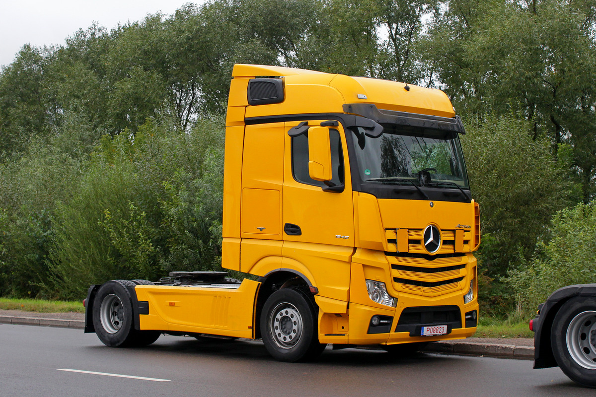 Литва, № P08823 — Mercedes-Benz Actros ('2011) 1842