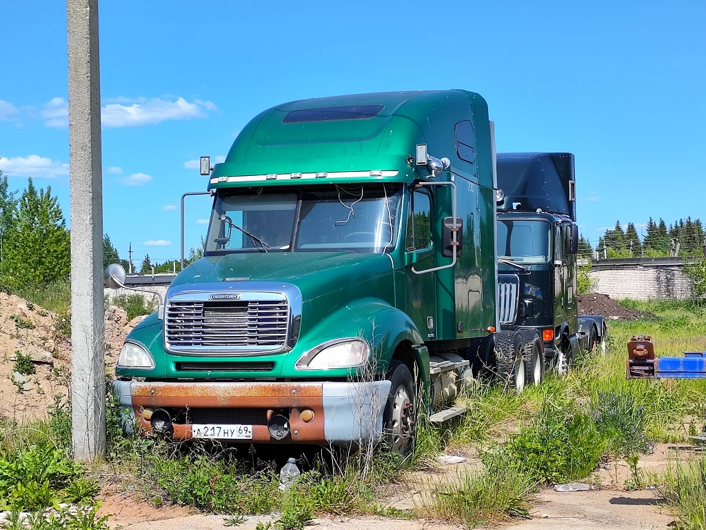 Тверская область, № А 217 НУ 69 — Freightliner Columbia