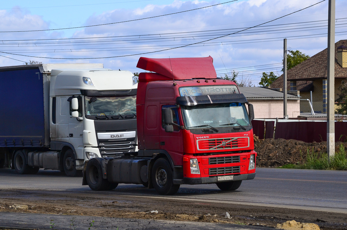 Волгоградская область, № М 332 ВН 34 — Volvo ('2002) FM12.440