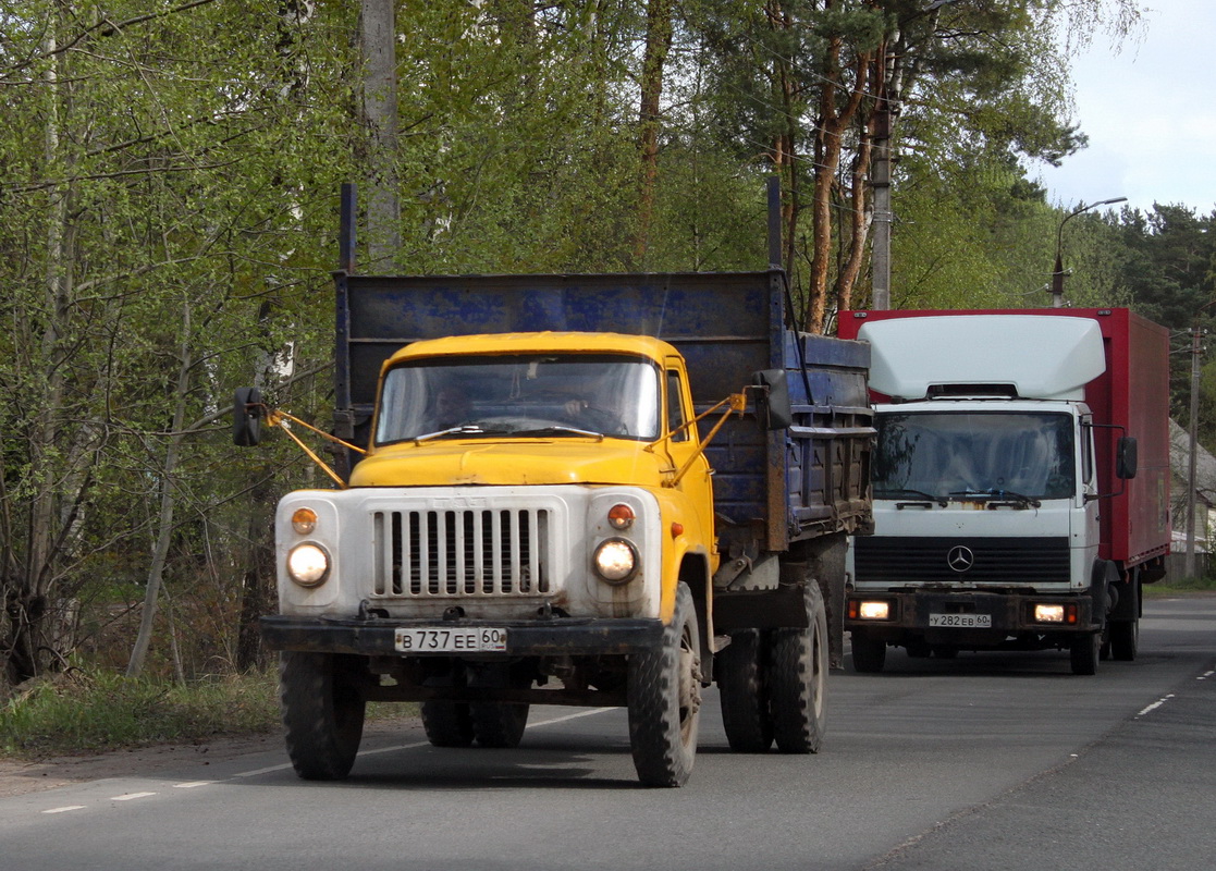 Псковская область, № В 737 ЕЕ 60 — ГАЗ-53-02