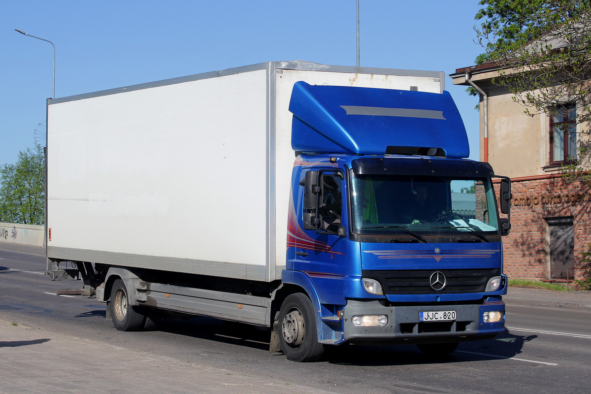 Литва, № JJC 820 — Mercedes-Benz Atego (общ.м)