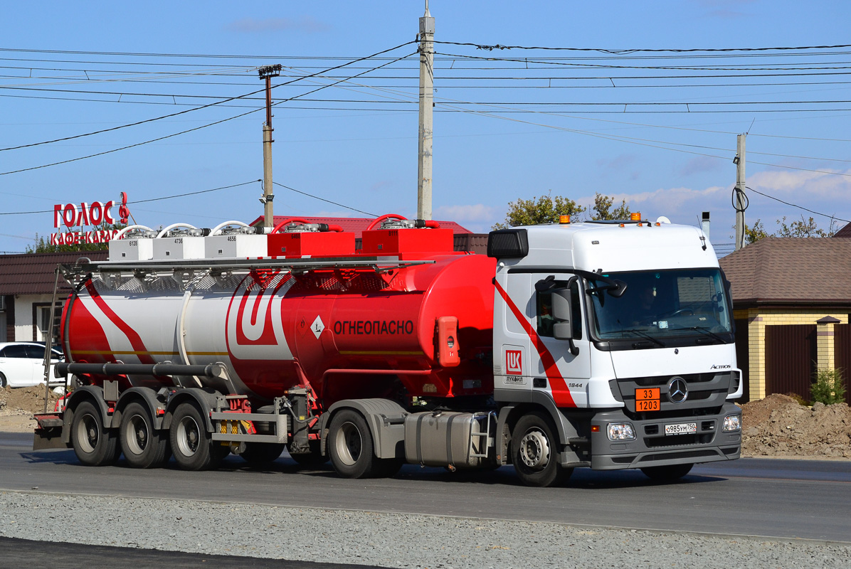 Волгоградская область, № О 985 УМ 750 — Mercedes-Benz Actros '09 1844 [Z9M]