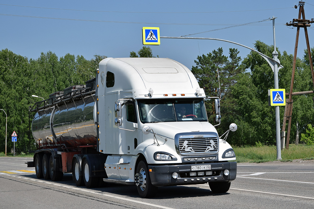 Алтайский край, № О 780 ОК 22 — Freightliner Columbia