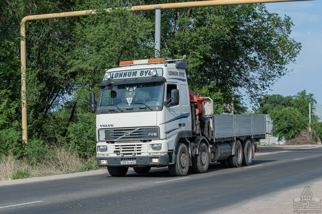 Алматы, № 551 AIW 02 — Volvo ('1993) FH16.520