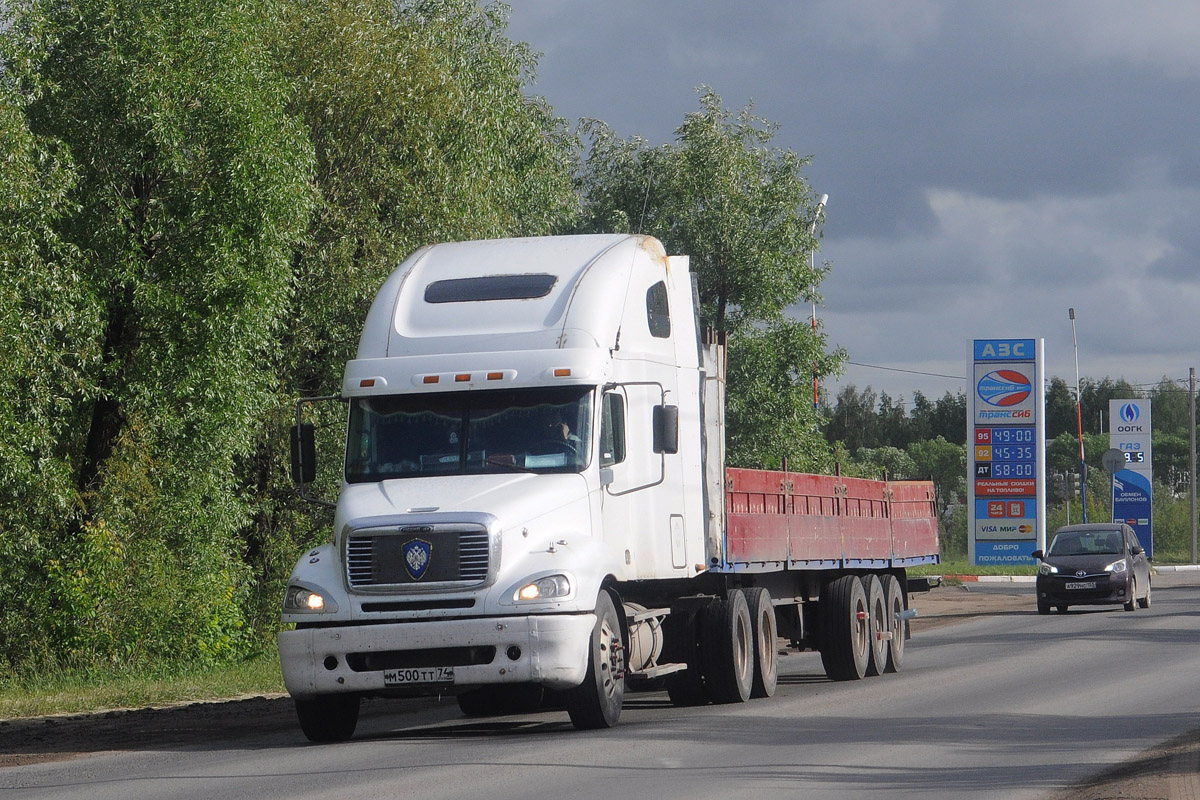 Омская область, № М 500 ТТ 74 — Freightliner Columbia