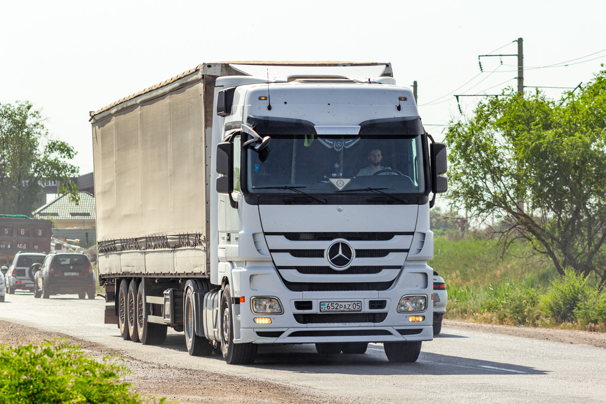 Алматинская область, № 652 PAZ 05 — Mercedes-Benz Actros ('2009) 1844