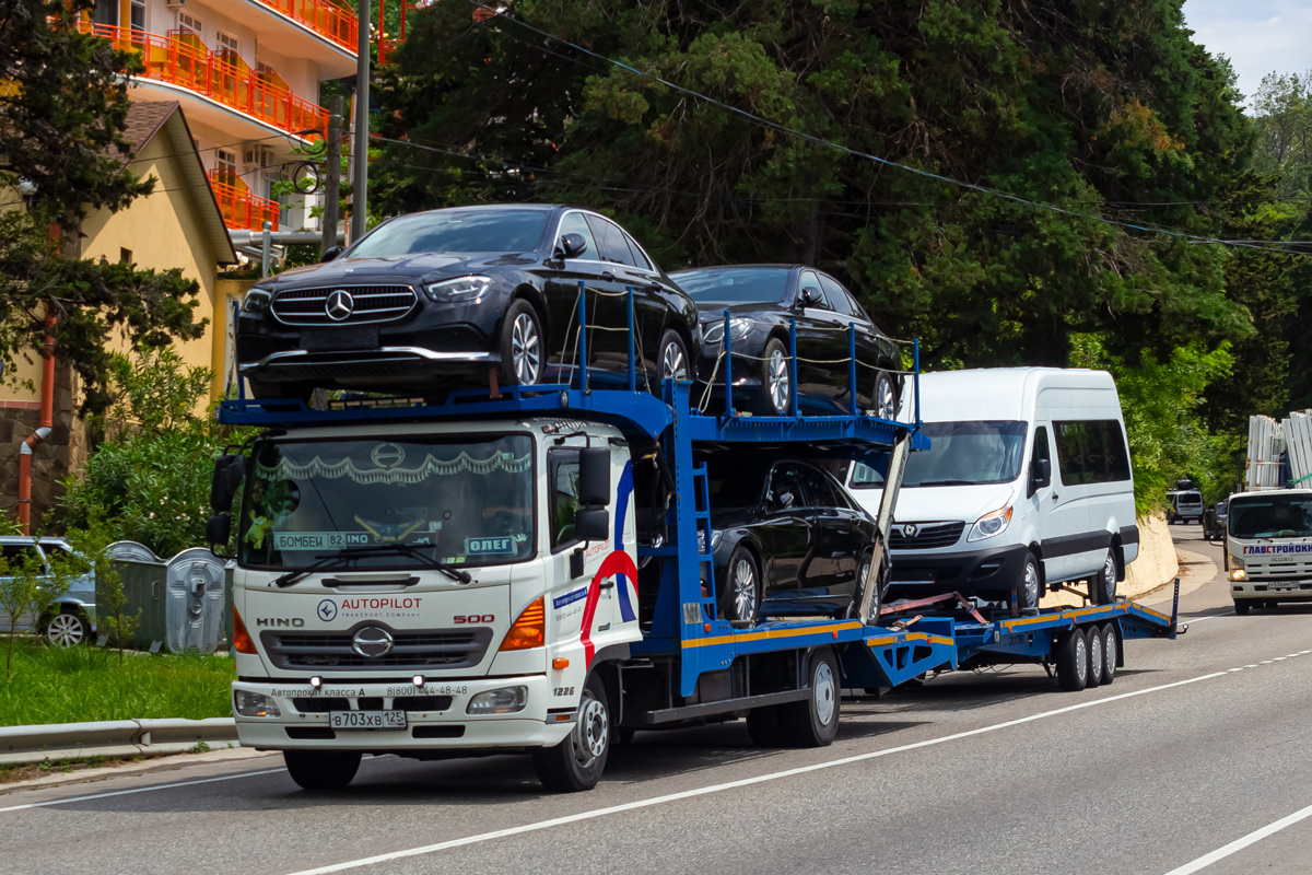 Воронежская область, № В 703 ХВ 125 — Hino 500