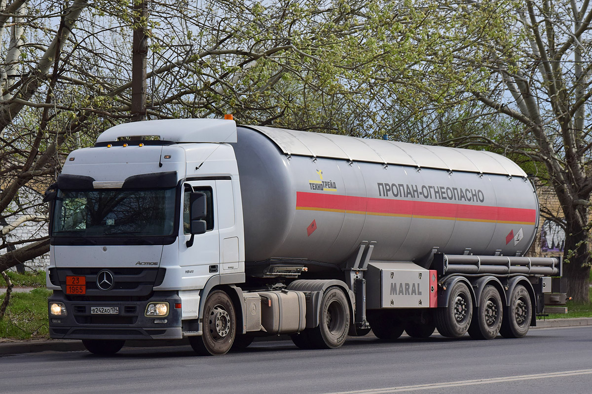 Волгоградская область, № В 242 АО 134 — Mercedes-Benz Actros ('2009) 1841