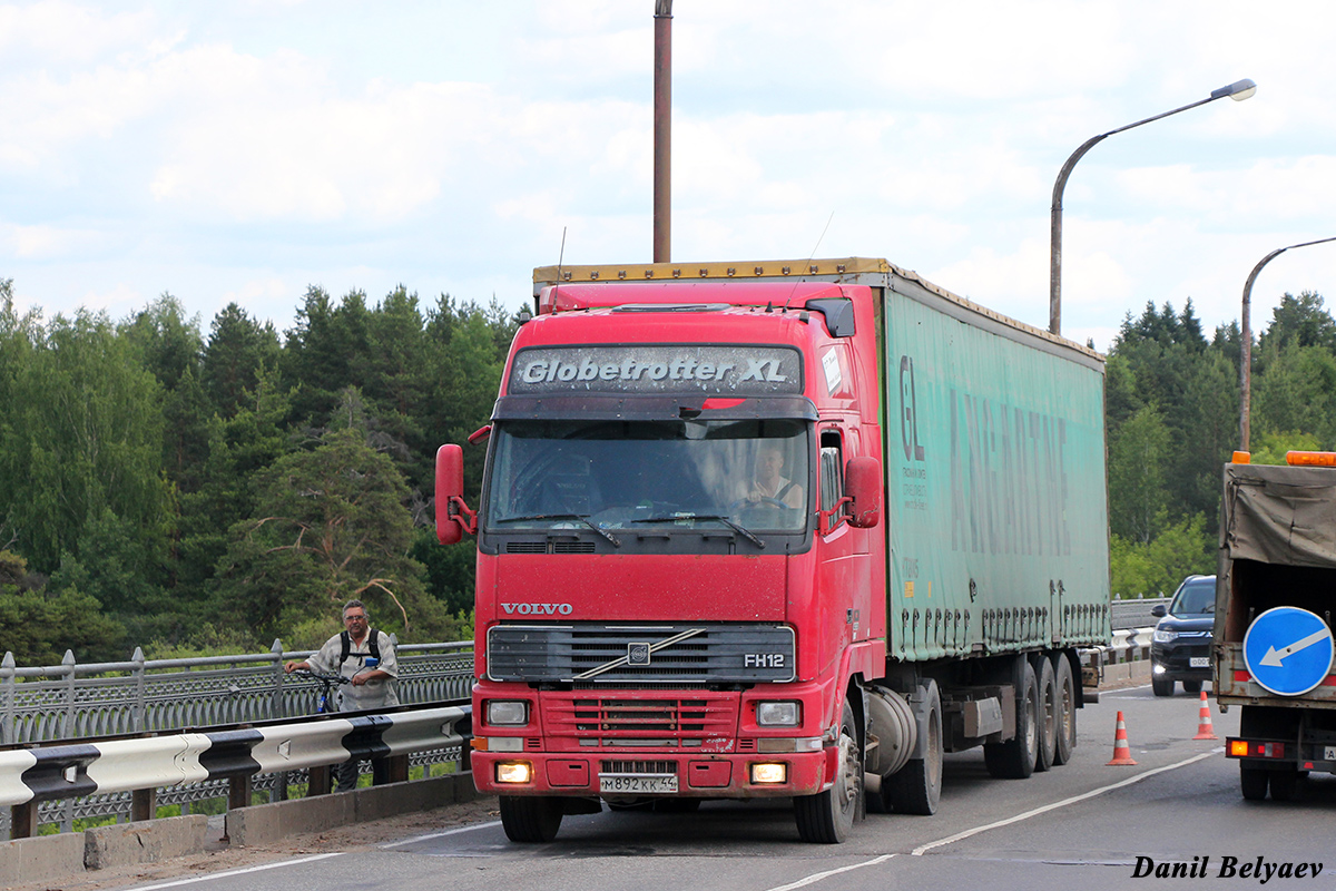 Костромская область, № М 892 КК 44 — Volvo ('1993) FH12.420