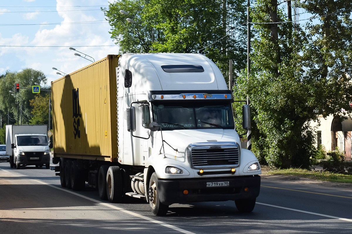 Санкт-Петербург, № Н 719 ХВ 98 — Freightliner Columbia