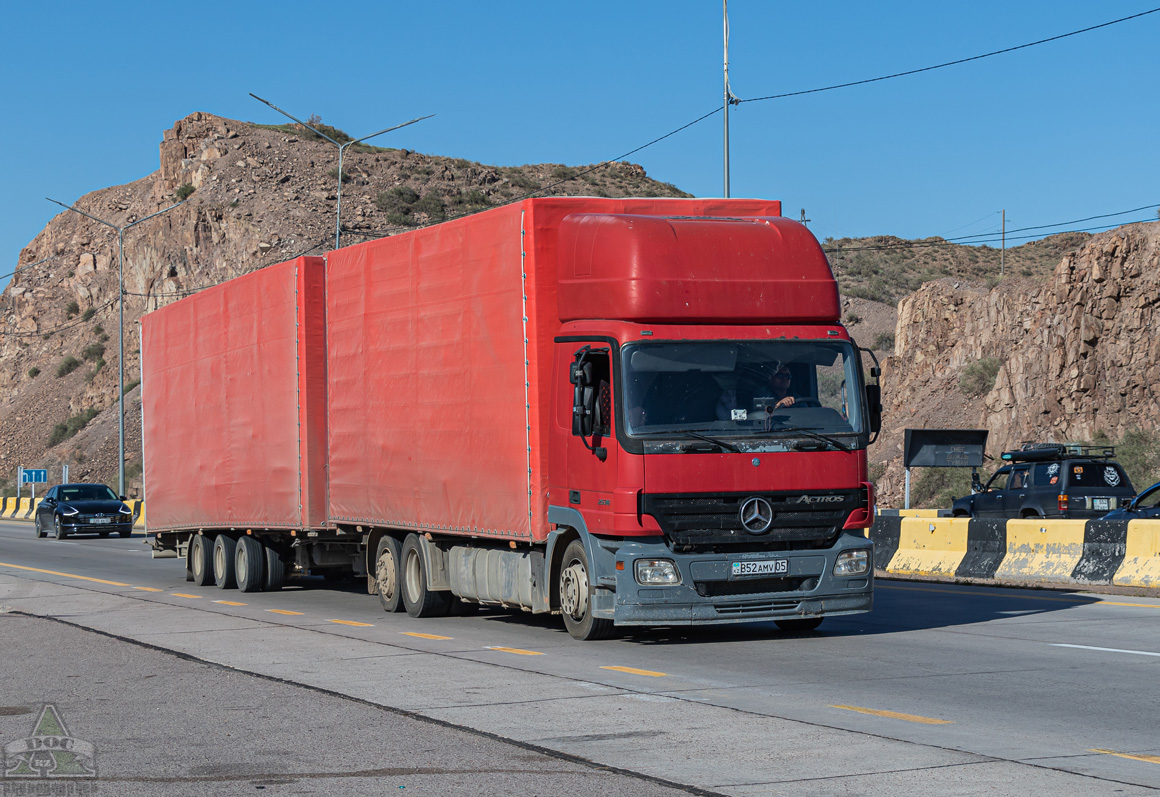 Алматинская область, № 852 AMV 05 — Mercedes-Benz Actros ('2003) 2536