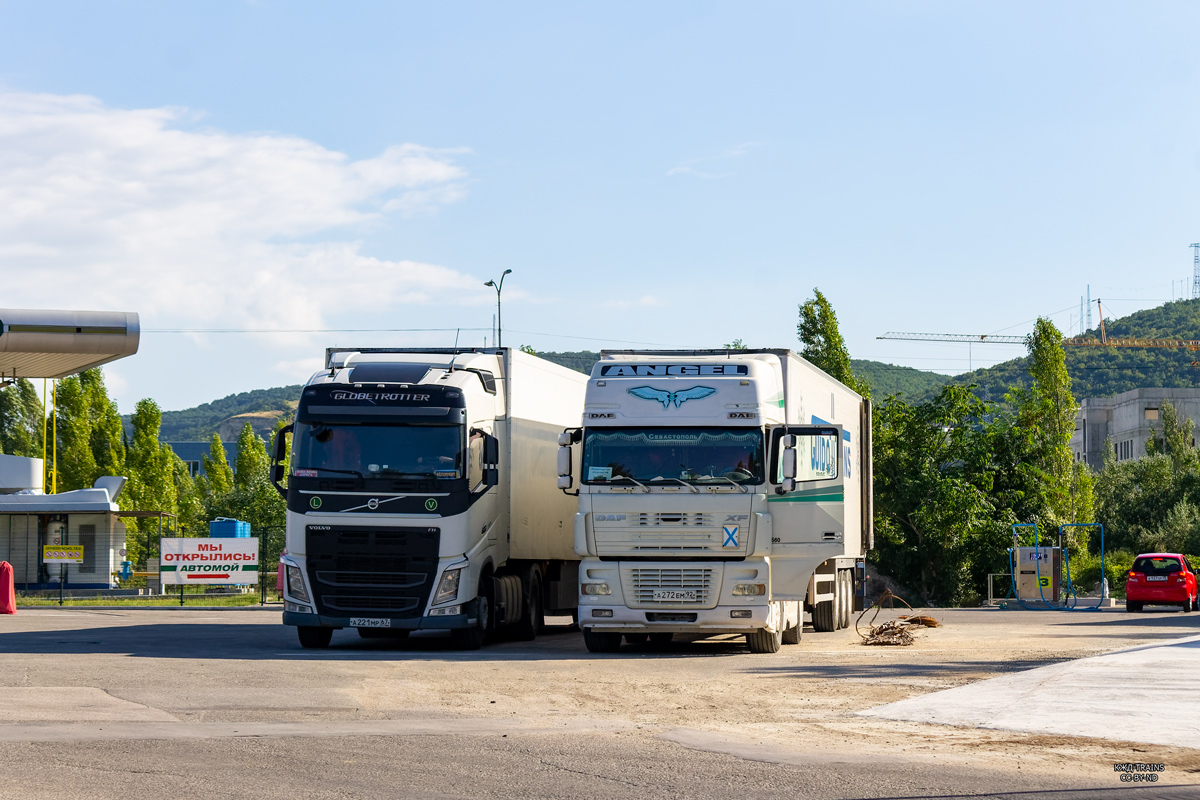 Смоленская область, № А 221 МР 67 — Volvo ('2012) FH.460; Севастополь, № А 272 ЕМ 92 — DAF XF95 FT