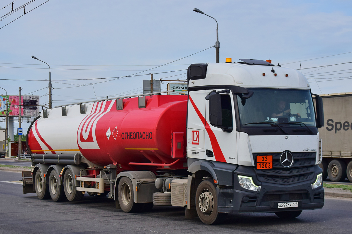 Волгоградская область, № А 297 АХ 797 — Mercedes-Benz Actros '18 1842 [Z9M]