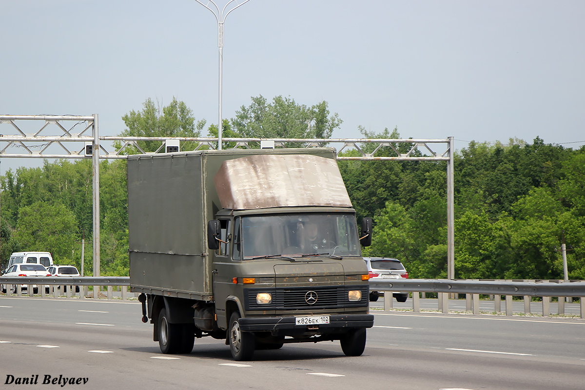 Башкортостан, № К 826 ЕК 102 — Mercedes-Benz T2 ('1967)