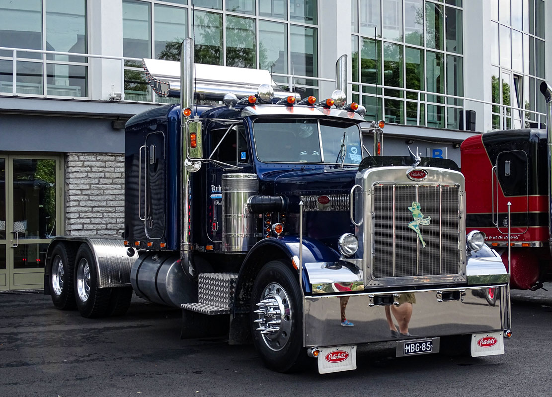 Финляндия, № MBG-85 — Peterbilt 359; Эстония — Tallinn Truck Show 2023