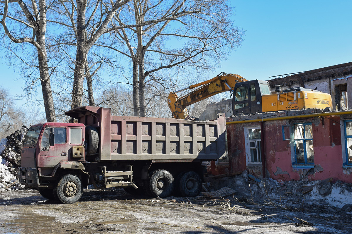 Алтайский край, № А 338 ХТ 38 — Sinotruk SWZ10 Golden Prince