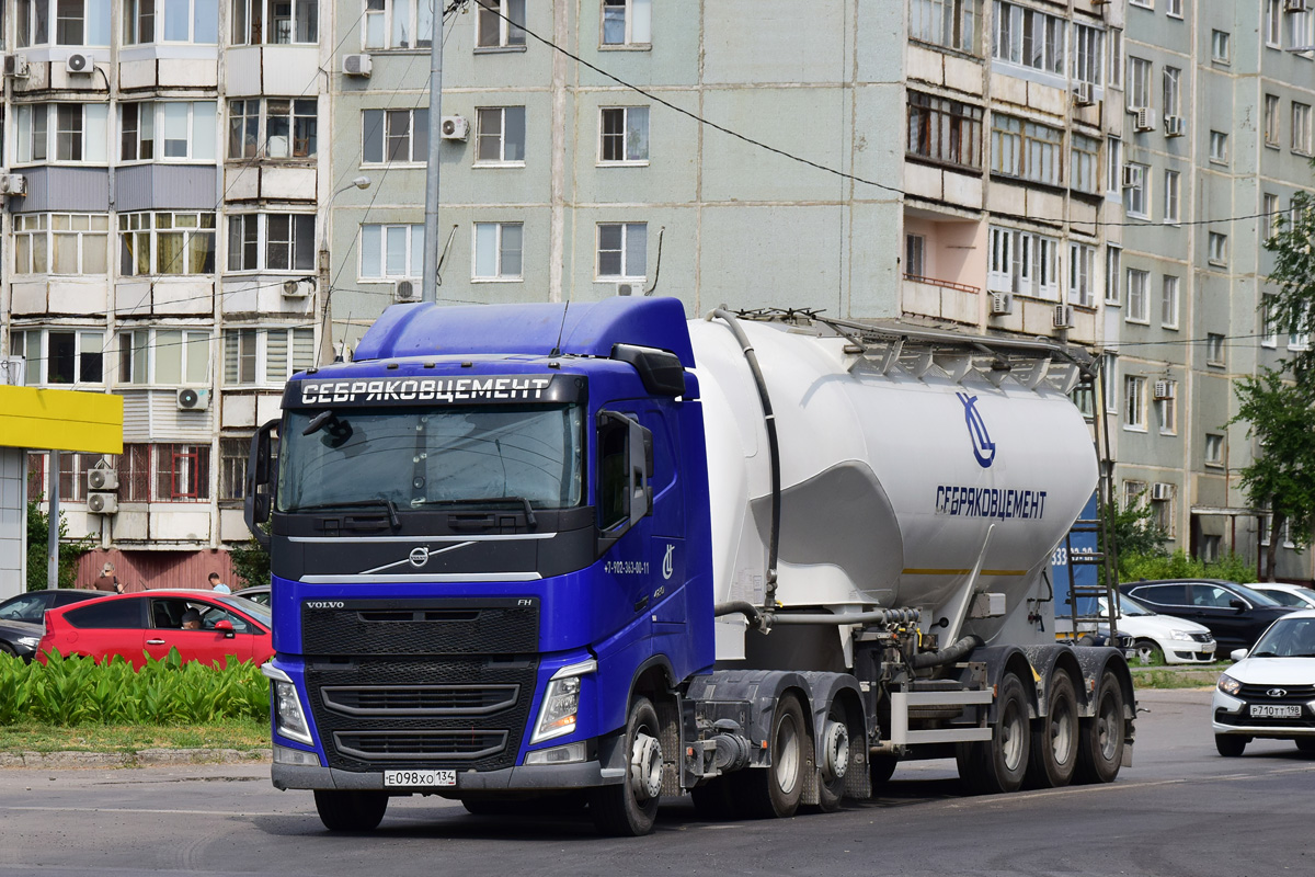 Волгоградская область, № Е 098 ХО 134 — Volvo ('2012) FH.420 [X9P]