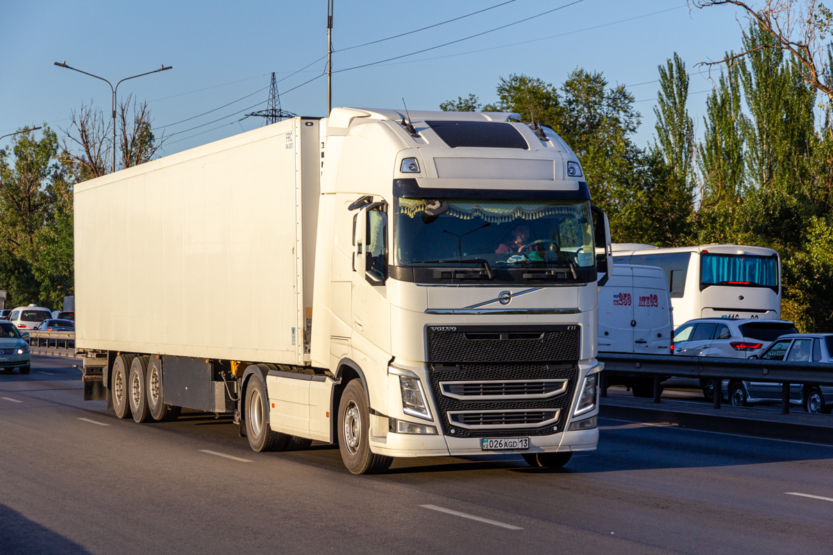 Туркестанская область, № 026 AGD 13 — Volvo ('2012) FH.460