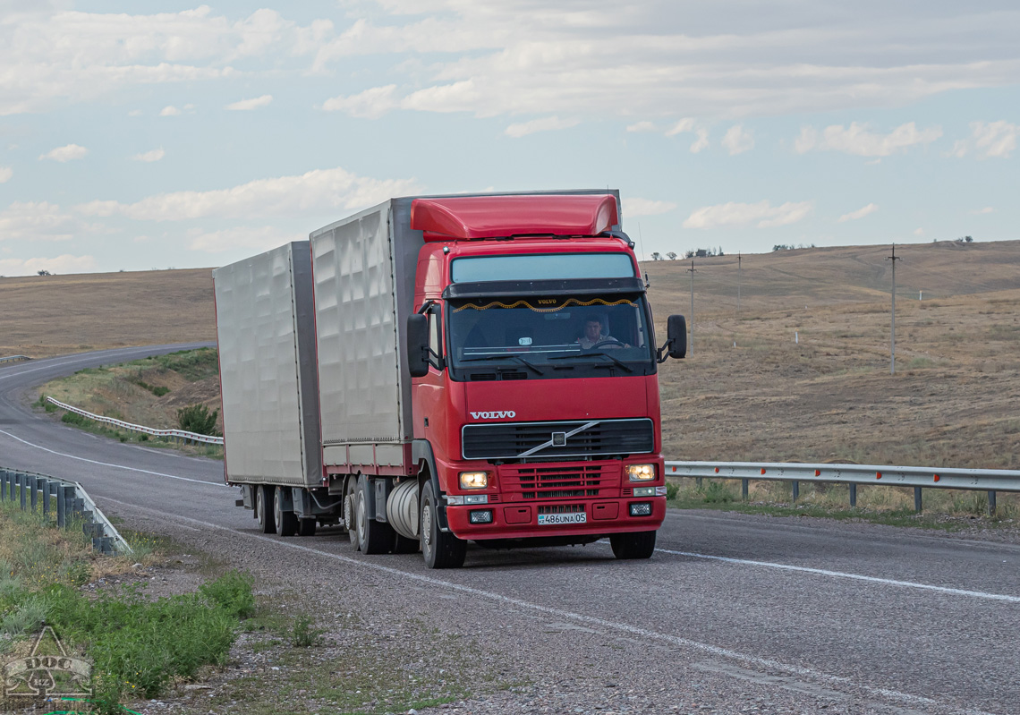 Алматинская область, № 486 UNA 05 — Volvo ('1993) FH-Series