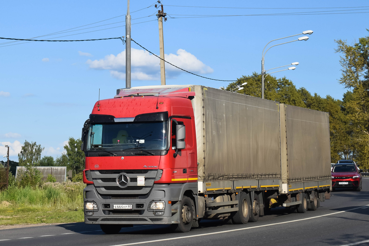 Псковская область, № Е 664 КР 60 — Mercedes-Benz Actros ('2009) 2541