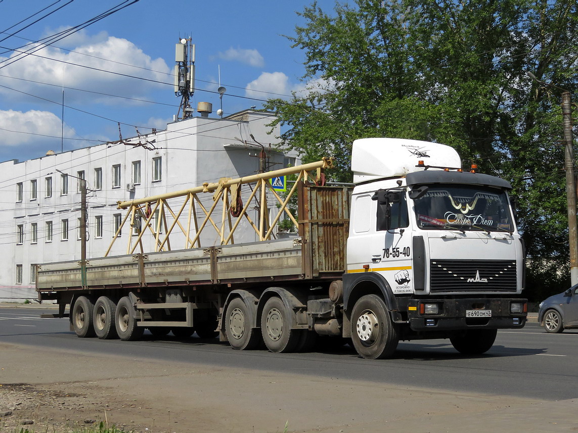 Кировская область, № Е 690 ОМ 43 — МАЗ-6422A8